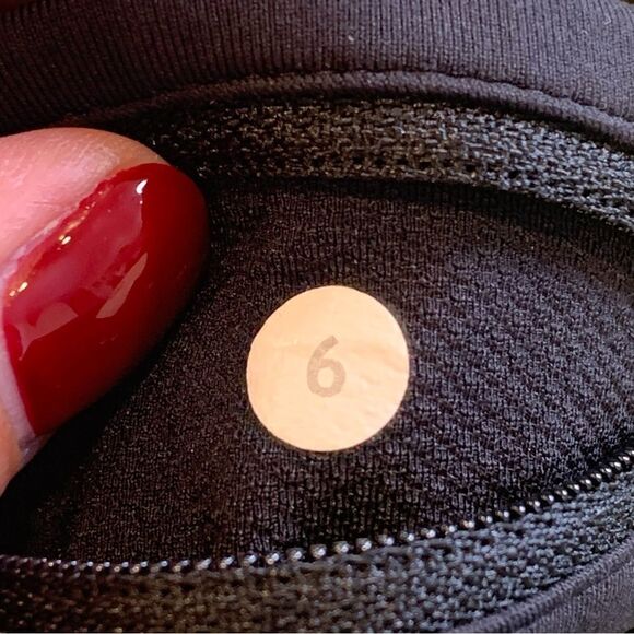 Lululemon Speed Short Chevron Shuffle Fatigue Green | Split Pea | Black Size 6 - Picture 7 of 9
